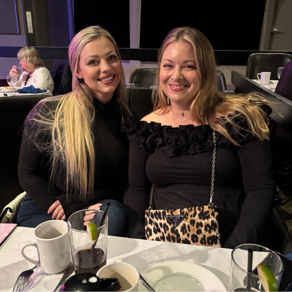 Meet your Posher, Jen - Picture 5 of 6